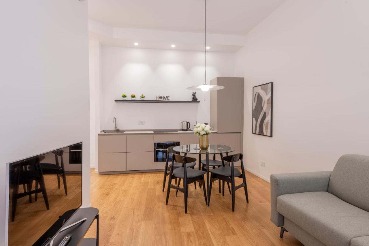 Milan Royal Suites Duomo Екстериор снимка