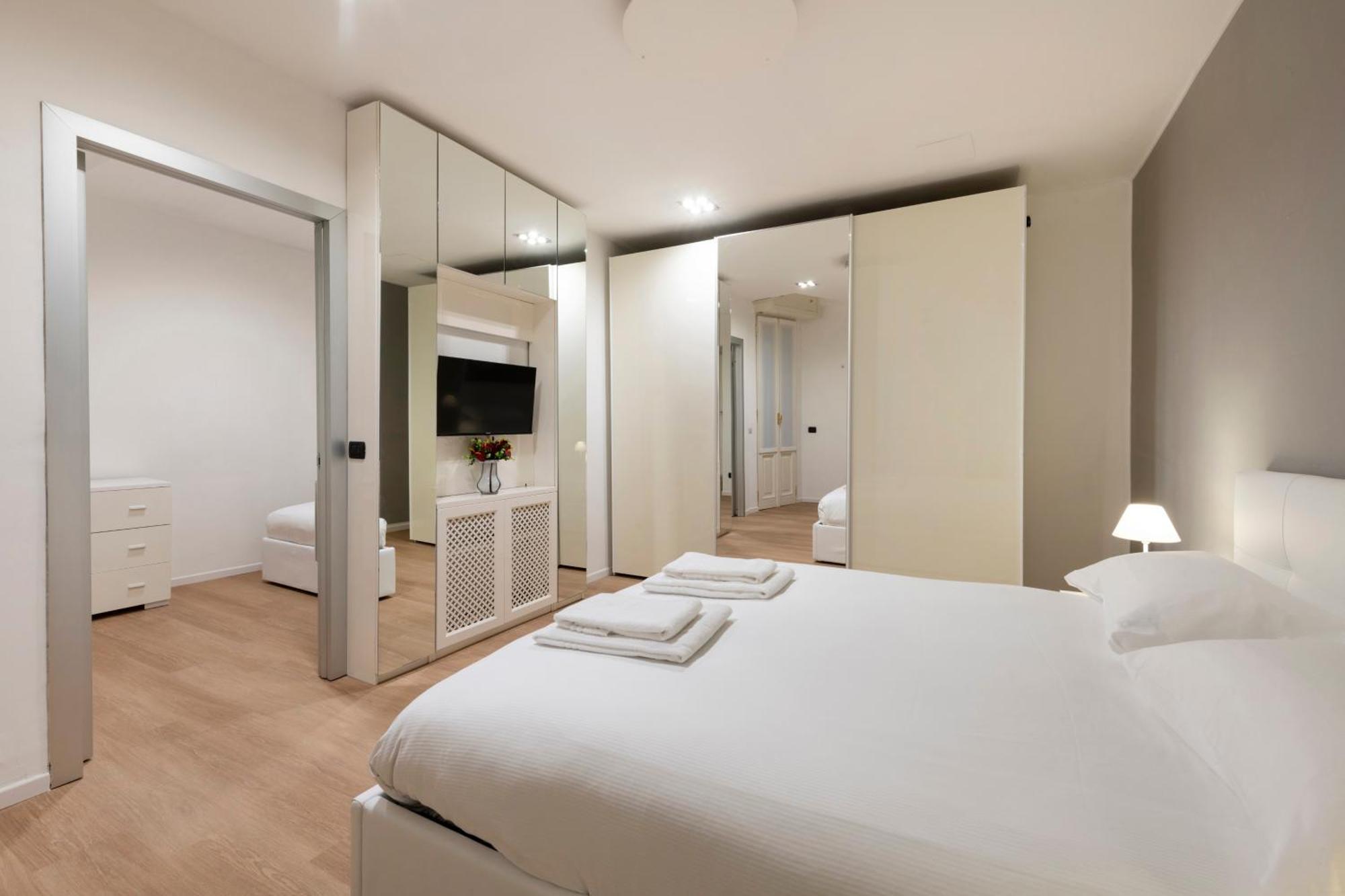 Milan Royal Suites Duomo Екстериор снимка